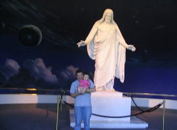 Daddy with Audrey at temple square.  I wanted to give Audrey a little piece of family history, because it was at temple square that my parents were first interested in the church.