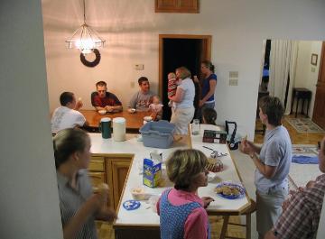 We saw lots of Laura's cousins at her aunts and uncles house.  All told, we had cousins, first cousins once removed, second cousins and second aunt all in the same room.