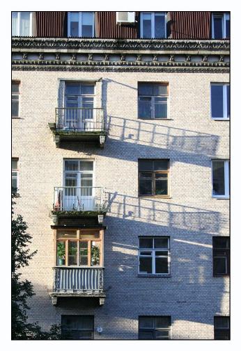 I liked the elongated shadows of these balconies in the early morning.